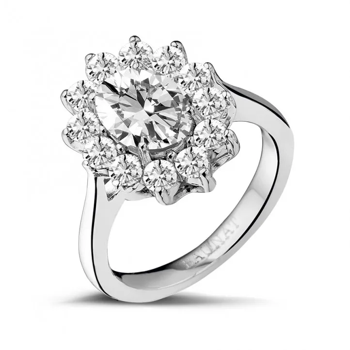 2.85 quilates anillo « entourage » en oro blanco con diamante ovalado 