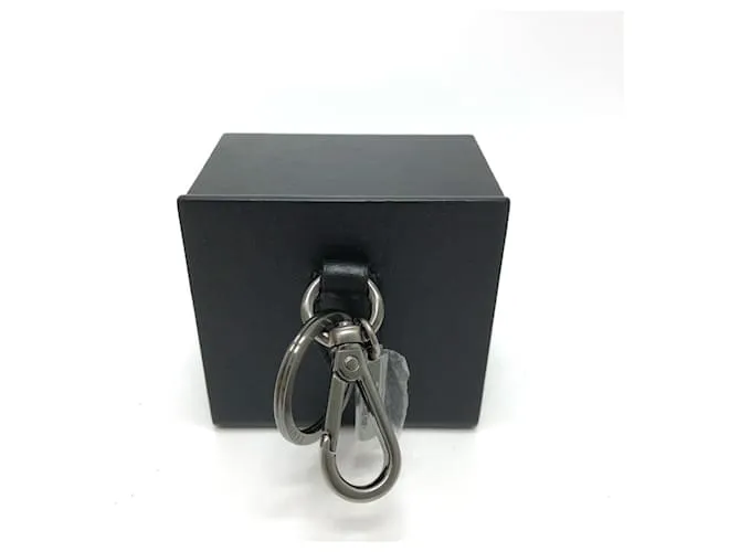 Fendi 7AR894 Llavero de cuero Negro 