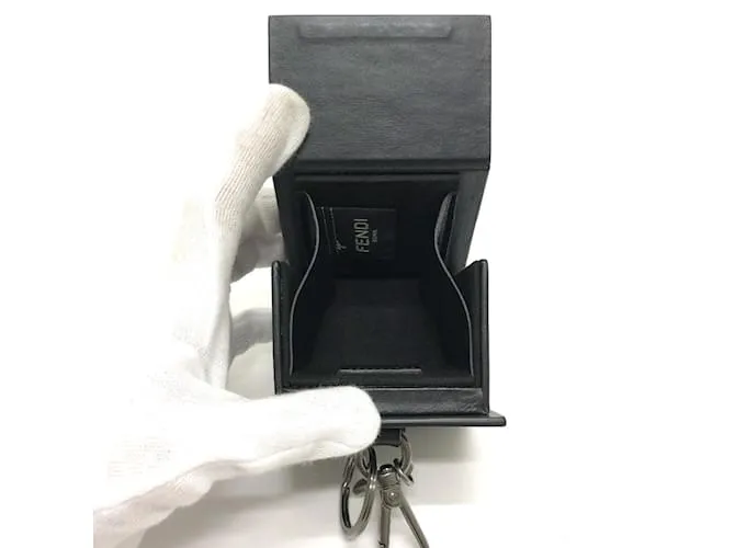 Fendi 7AR894 Llavero de cuero Negro 