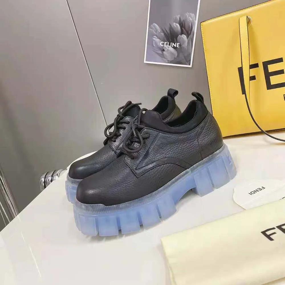 Fendi Mujer Force Zapatos con cordones de cuero negro