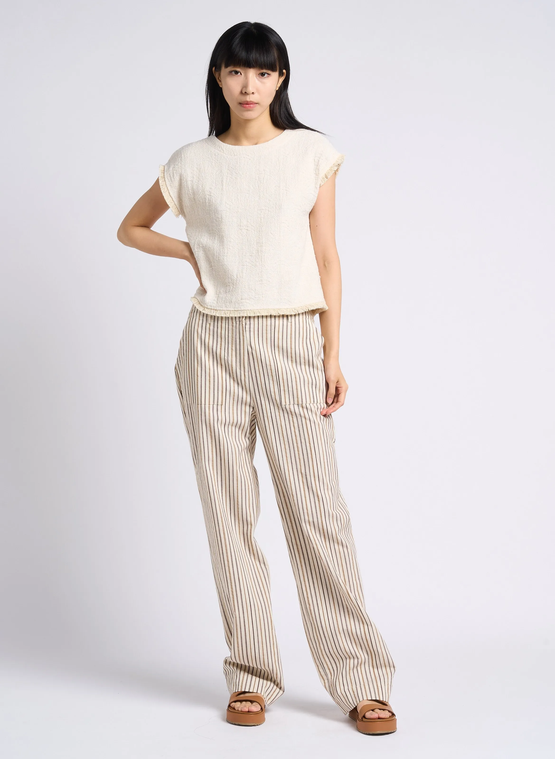 HUMILITY Top holgado de jacquard con flecos y cuello redondo en blanco