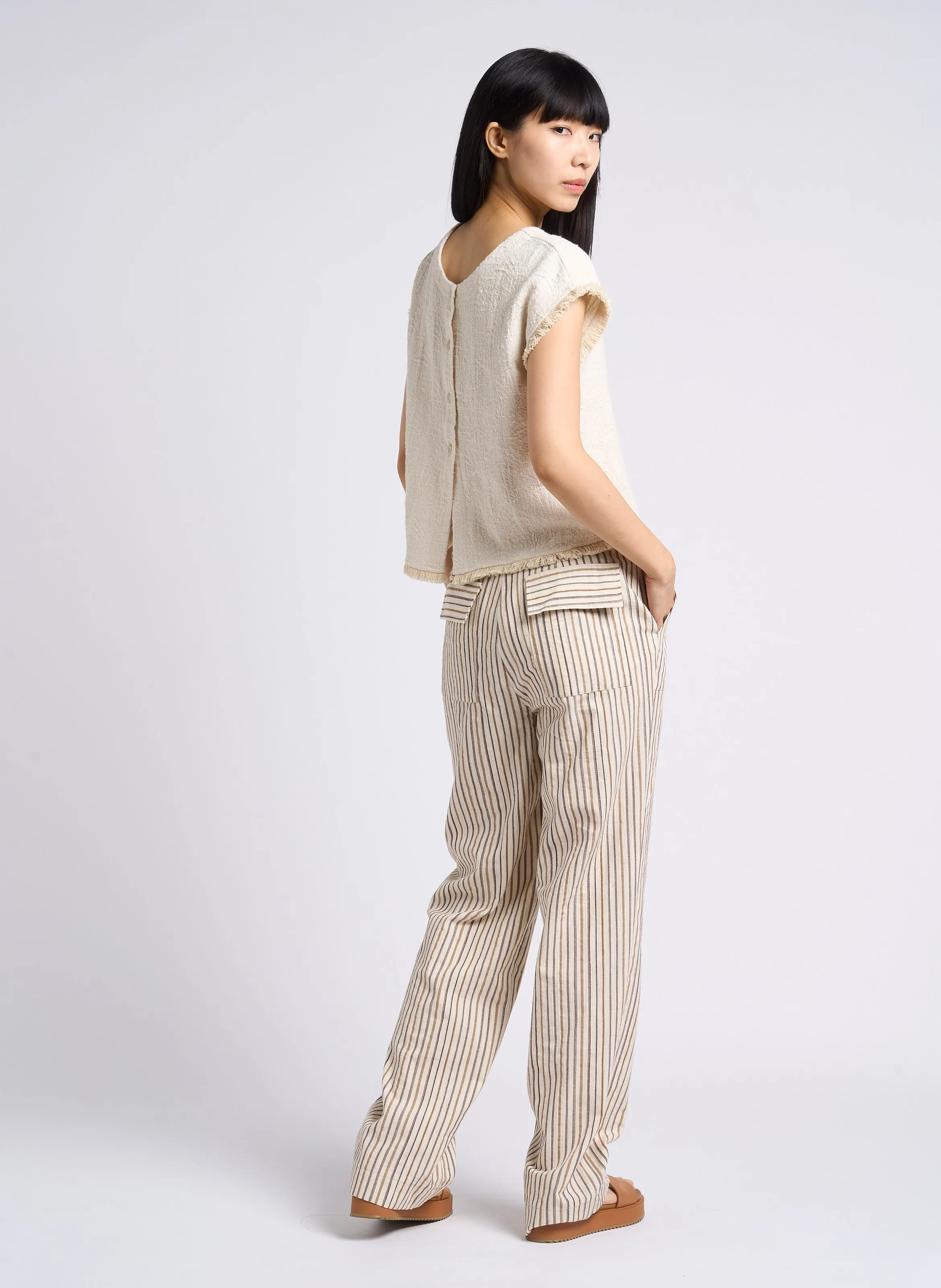 HUMILITY Top holgado de jacquard con flecos y cuello redondo en blanco