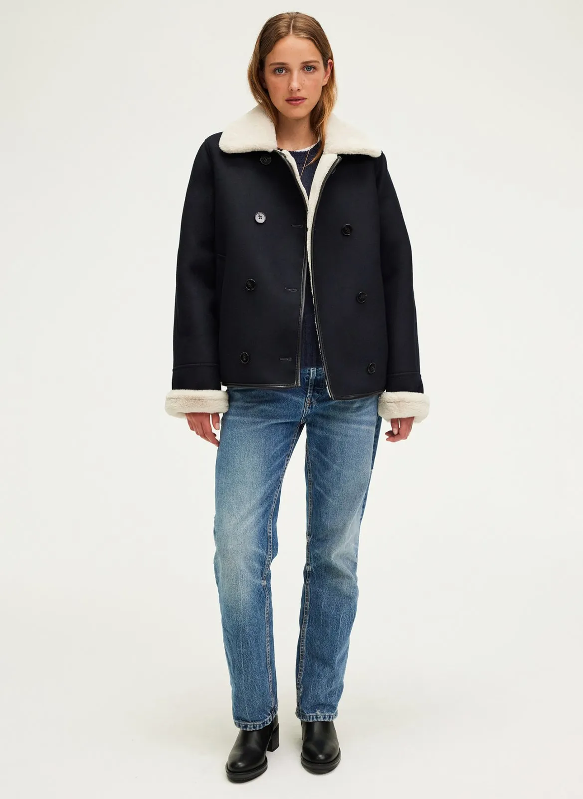 LEANDRA  CHAQUETA CON CUELLO DE SOLAPA EN AZUL