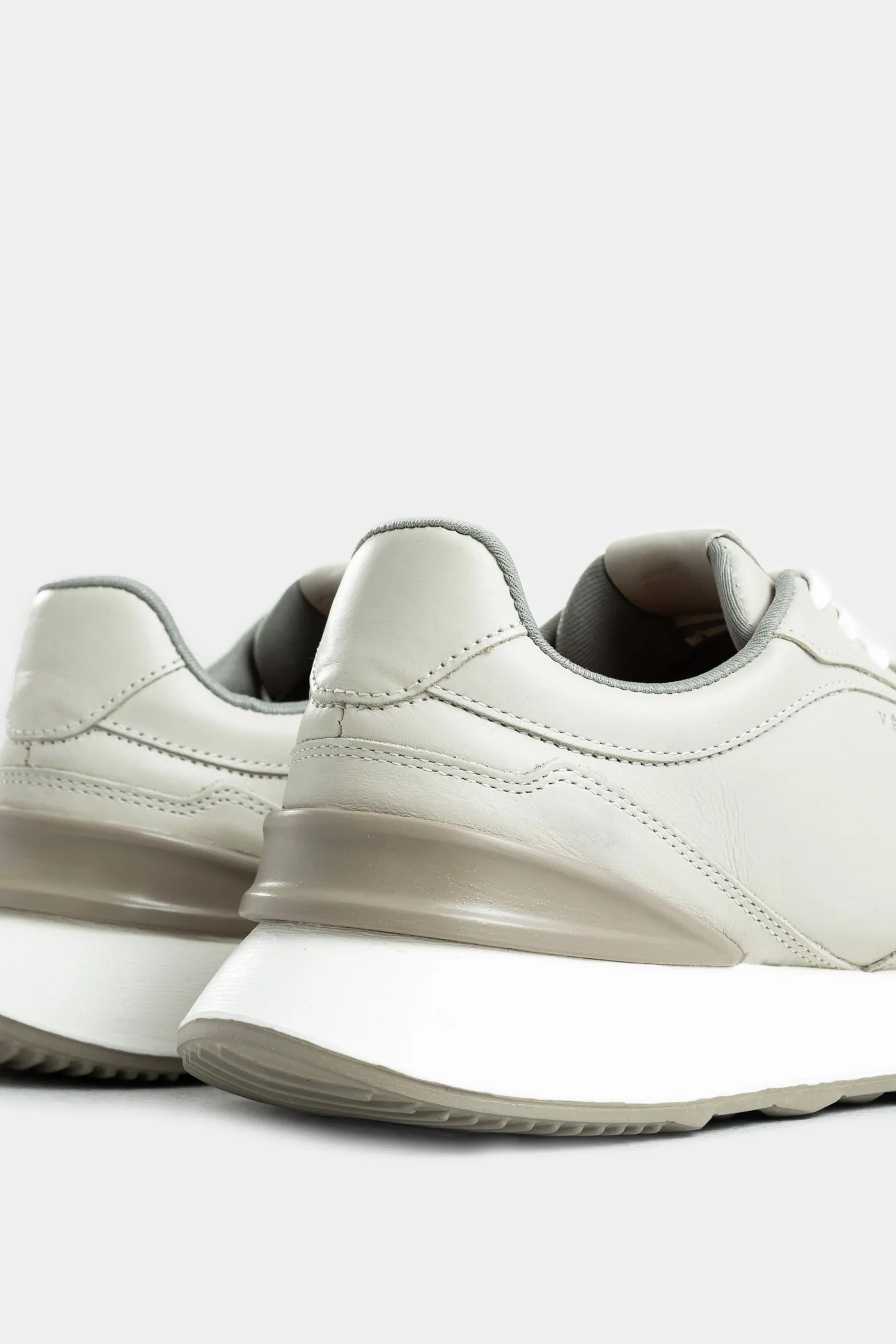 Sneaker elios de cuero para hombre silueta deportiva