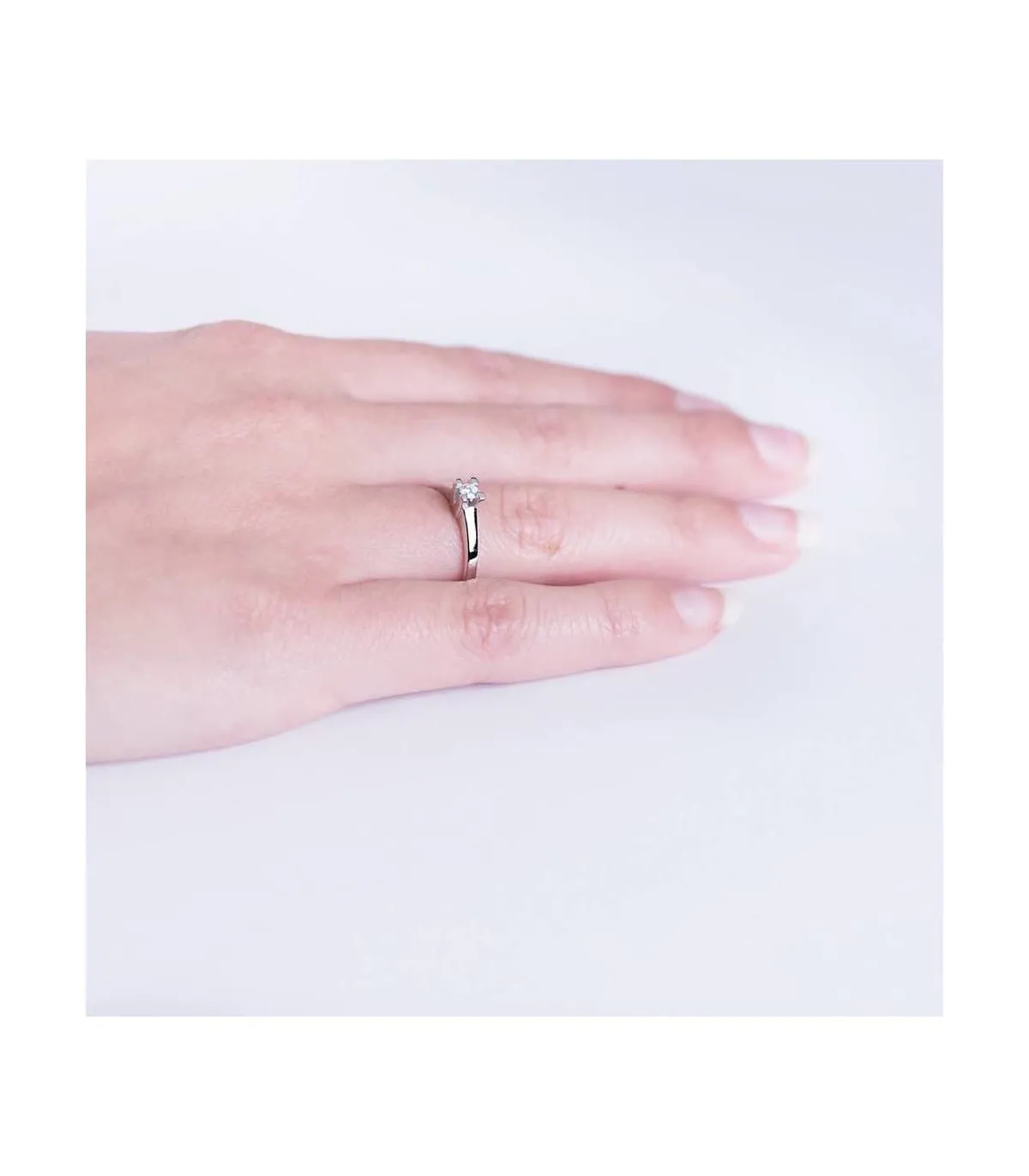 Solitaire Parisee 0.100 Ct. 18K