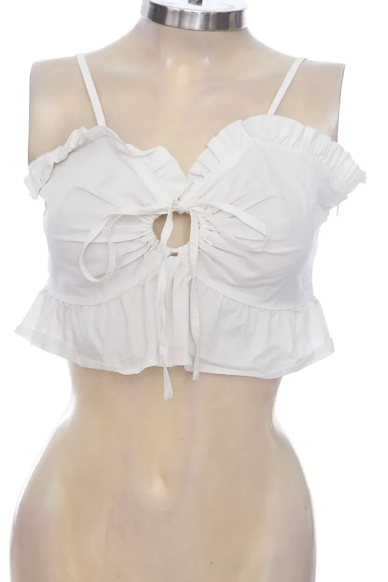 TOP / CAMISETA COLOR BLANCO  STUDIO F