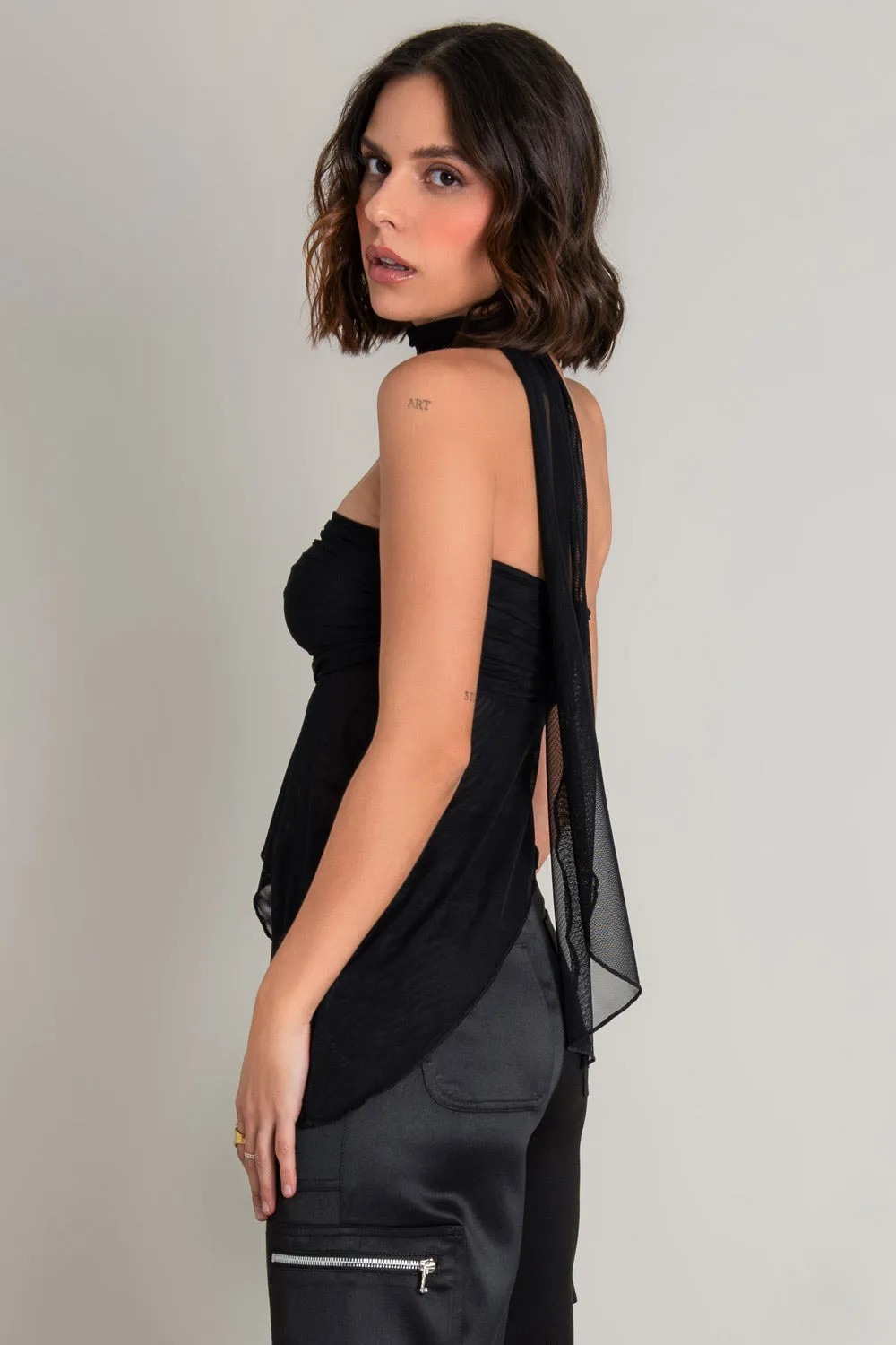 Top tubo asimétrico mesh con choker