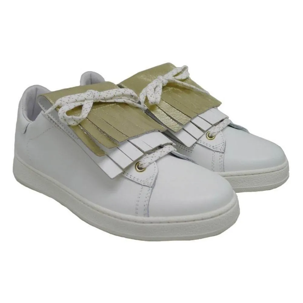 TWIN SETDeportiva blanca Twin Set con flecos oro HS78E1