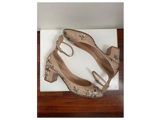 Valentino Garavani coleccionista de TANGO Beige 