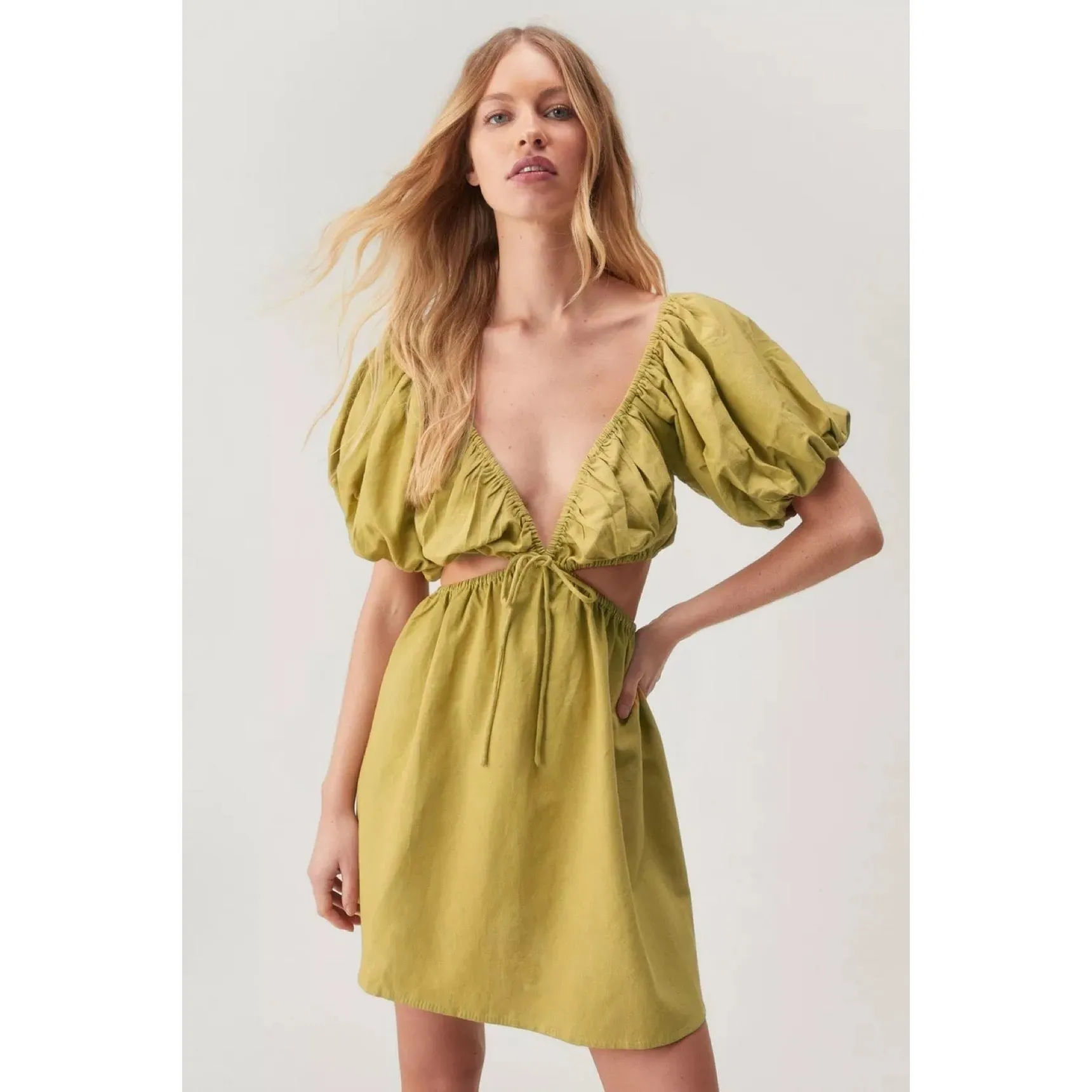 Vestido Cut out