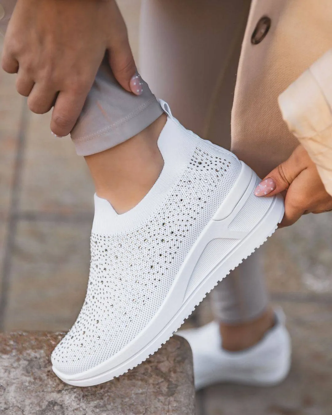 ZAPATILLAS DEPORTIVAS DE TELA BLANCA PARA MUJER  CARLEE