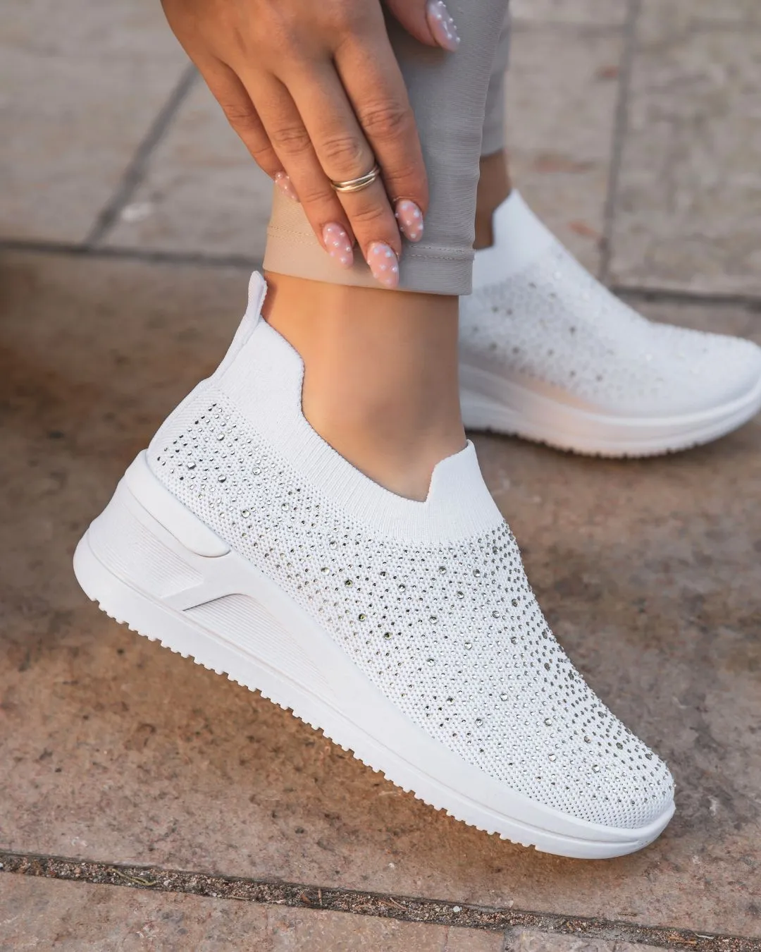 ZAPATILLAS DEPORTIVAS DE TELA BLANCA PARA MUJER  CARLEE