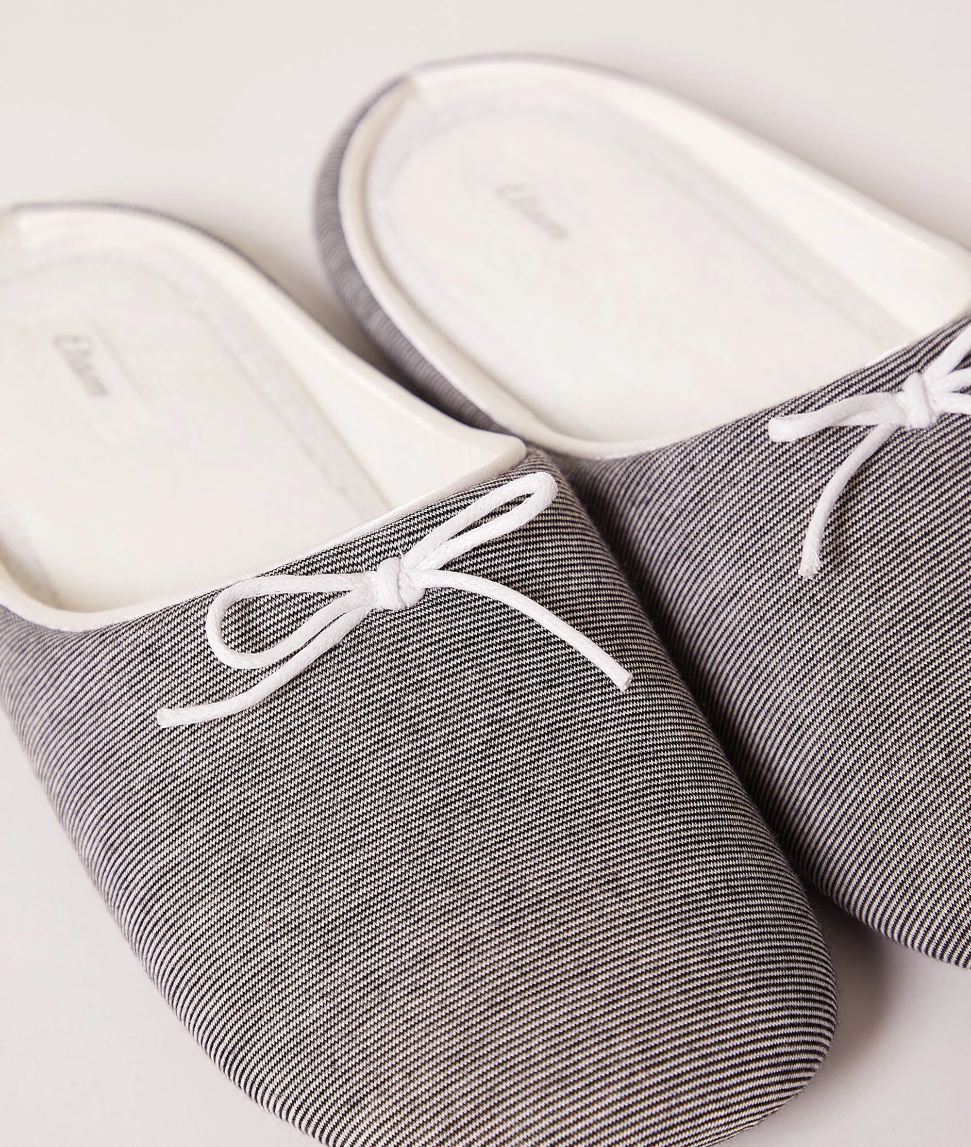 ZAPATILLAS DESTALONADAS HOUSE GRIS  ETAM